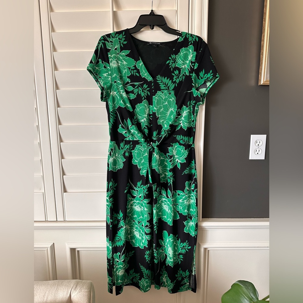 Stylish classic & comfy black & green dress